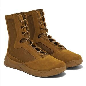 Oakley Light Assault 3 Coyote Boot, Regulation 670-1 Compliant, 1000 D Cordura